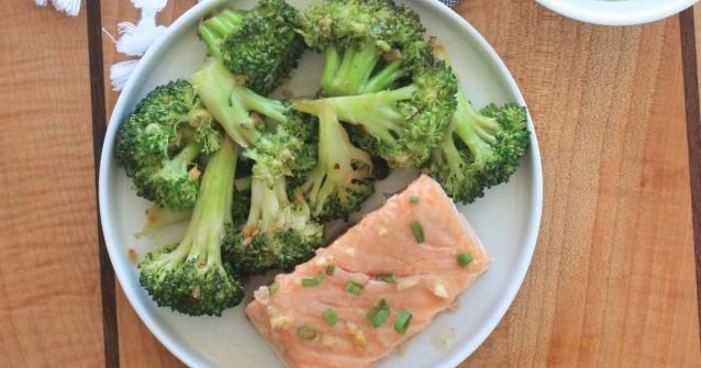 Baked Salmon with Vietnamese Dipping Sauce