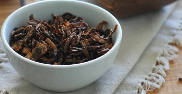 Golden Crispy Shallots and Shallot-Infused Oil