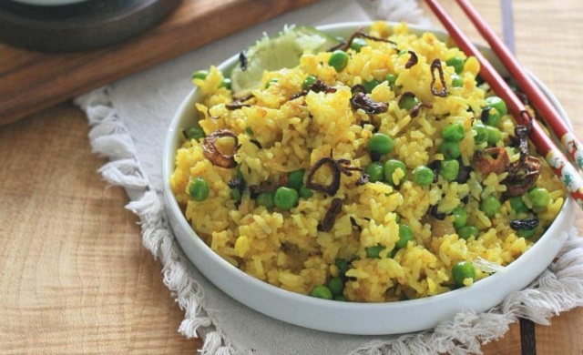 Burmese Yellow Fried Rice with Shallots and Peas
