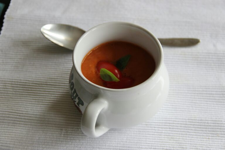 Simple but Delicious Tomato Basil Soup