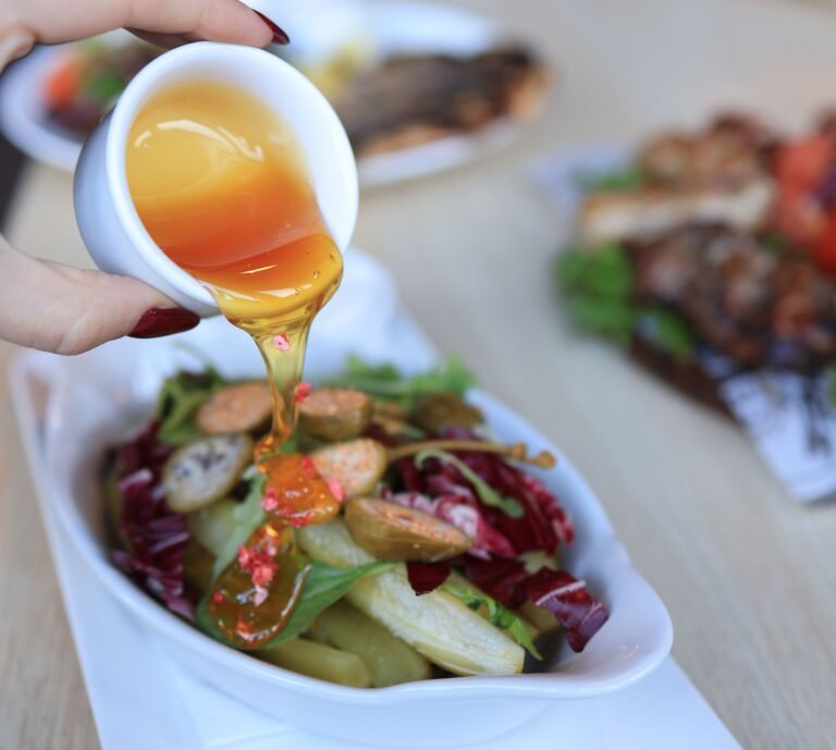 How to Make Vinaigrette – 2 versions: Traditional + Garlic and Herbs
