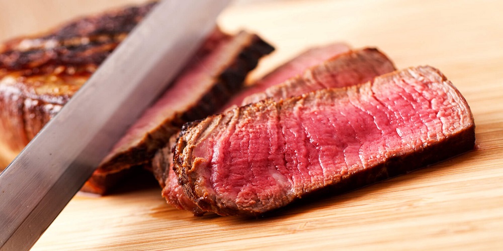 https://girlcooksworld.com/wp-content/uploads/2020/02/Best-Steak-Knives-1.jpg