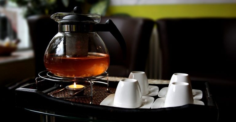 A Guide To Buying And Using Teapots