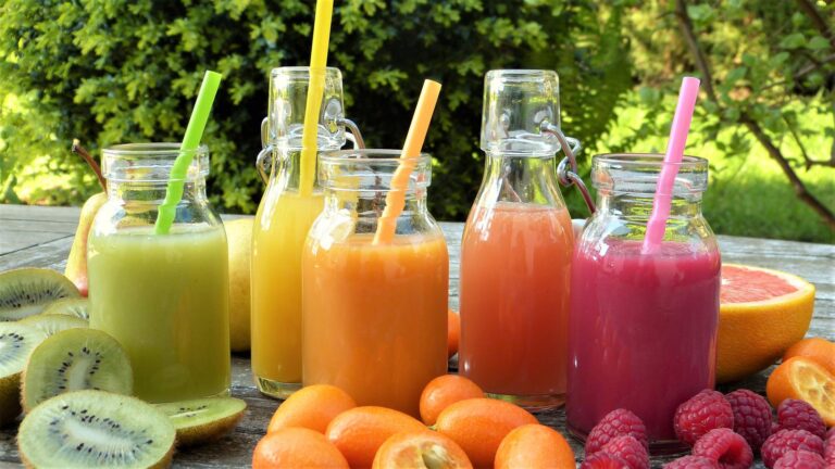 7 Healthy Ingredients To Add To Your Summer Smoothies