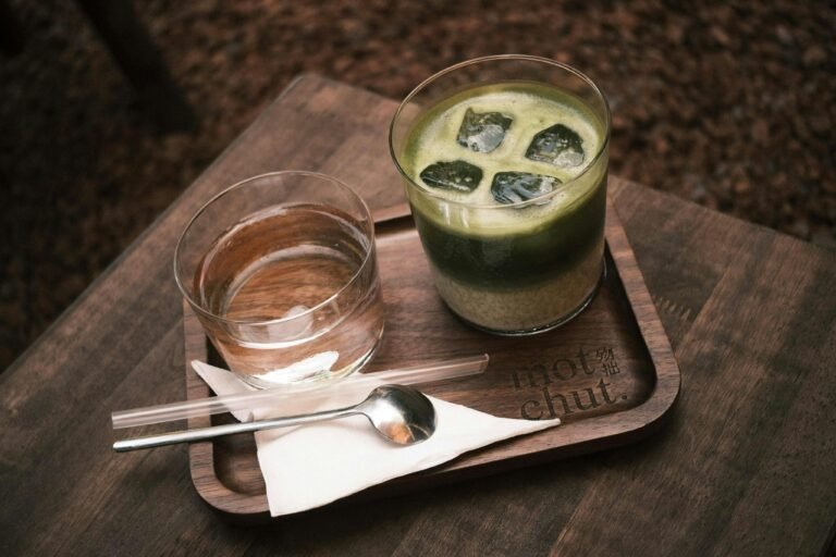 Matcha vs Other Green Teas: What’s the Difference and Why It Matters to Your Health